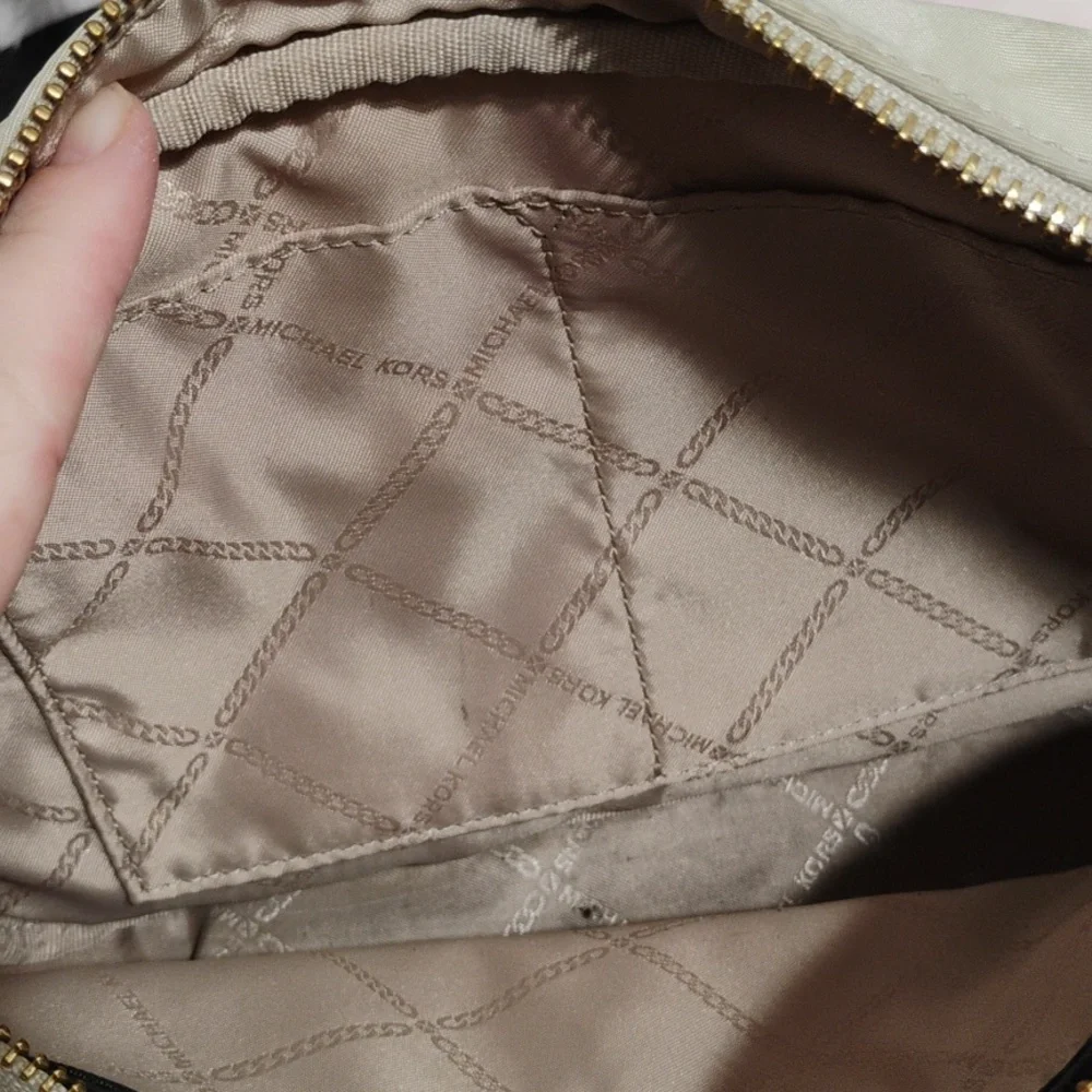 SALE! Authentic Michael Kors Jet Set Crossbody Bag